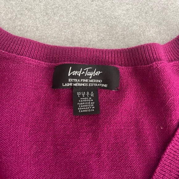[US:L] Lord Taylor Dark Pink Extra Fine Merino Wool V Neck Sweater - Picture 3 of 7